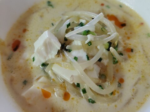 豆腐と豆乳のピリ辛中華スープ